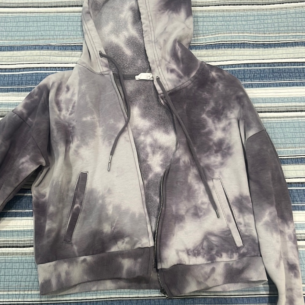 cute cropped zip hoodie